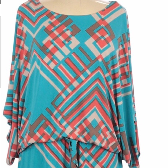 Jessica Simpson Dress- Adjustable Sleeves - Picture 4 of 6